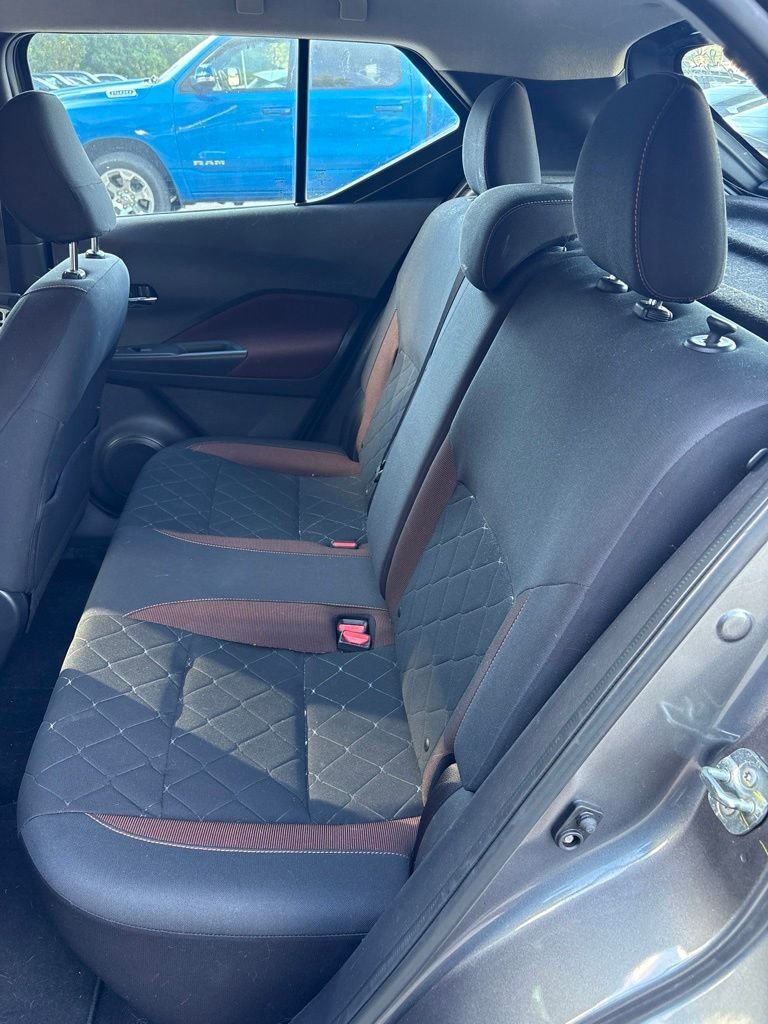 Used 2019 Gray Nissan SR image 11