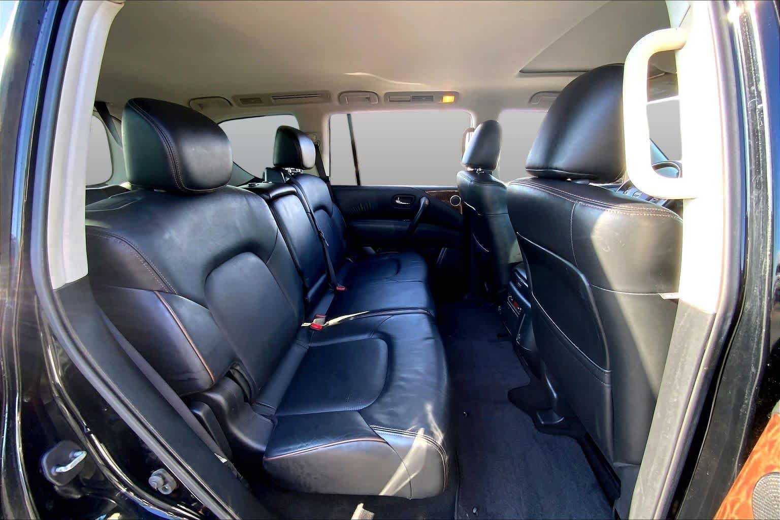 Used 2018 Super Black Nissan SL image 20