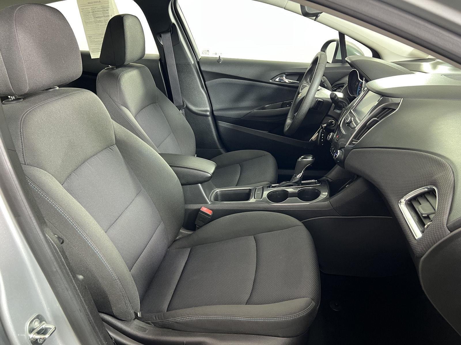 Used 2016 Silver Ice Metallic Chevrolet LT image 19