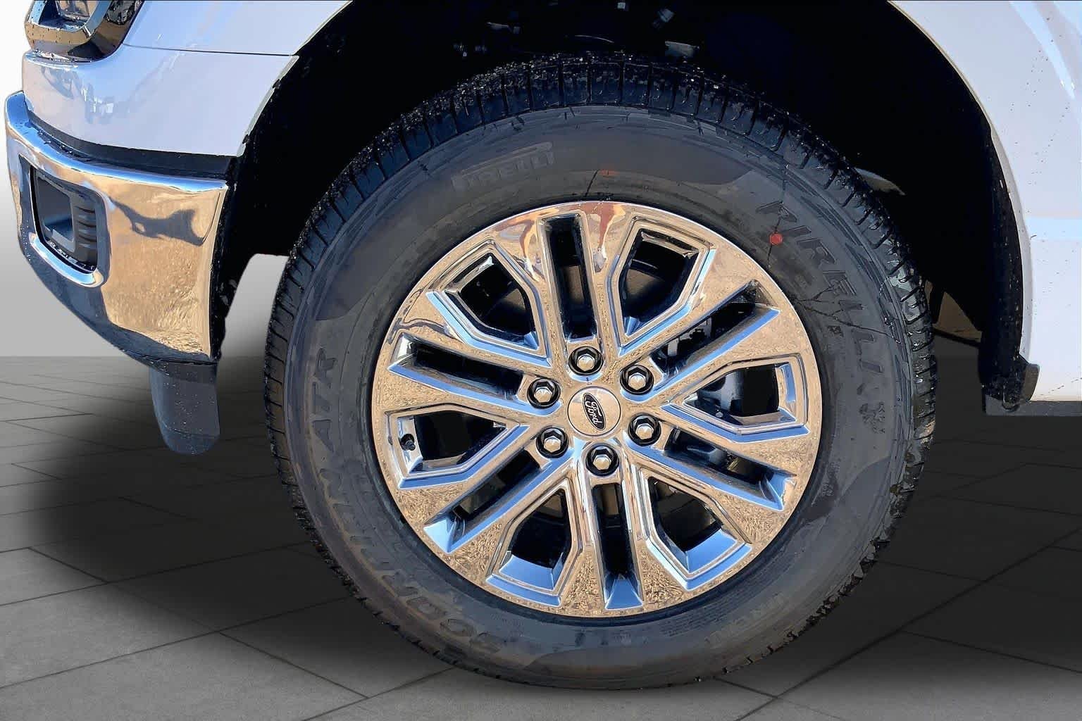 New 2026 Oxford White Ford XLT image 11