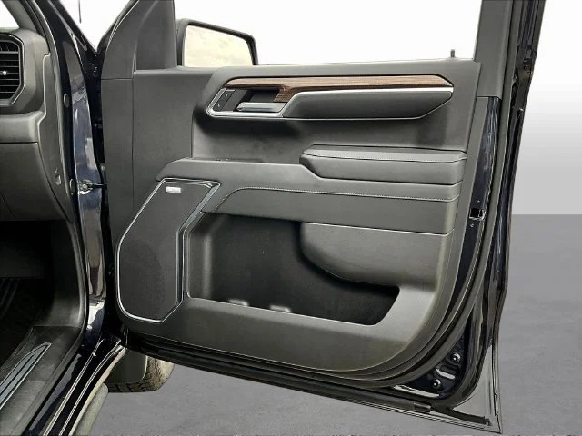 Used 2024 Gray Chevrolet RST image 31