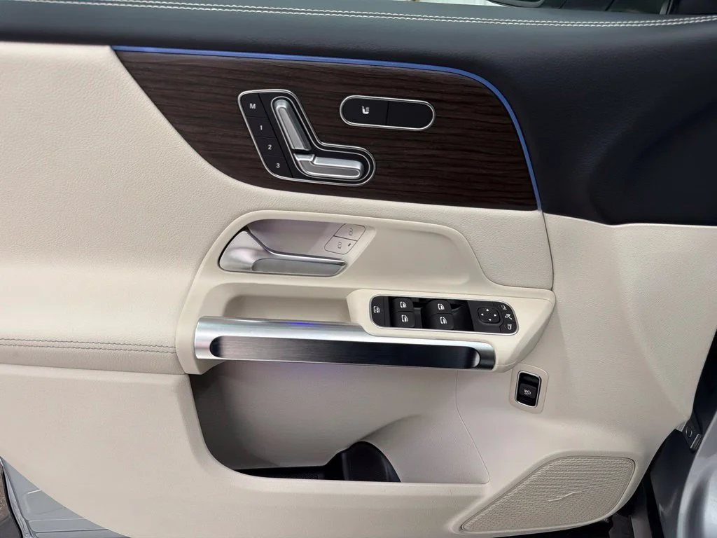 New 2026 Silver Mercedes-Benz GLB 250 image 19