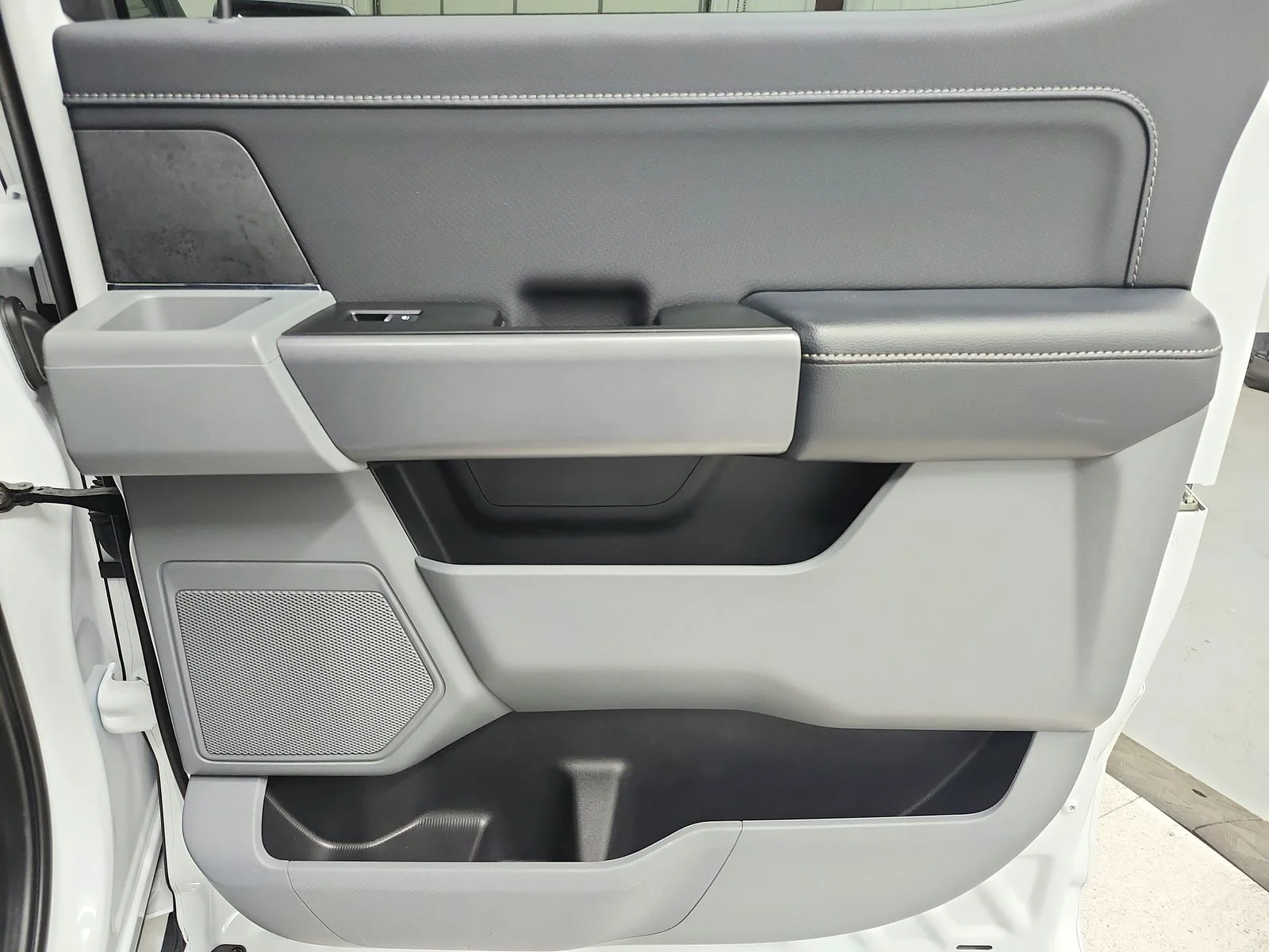 Used 2024 White Ford XLT image 41