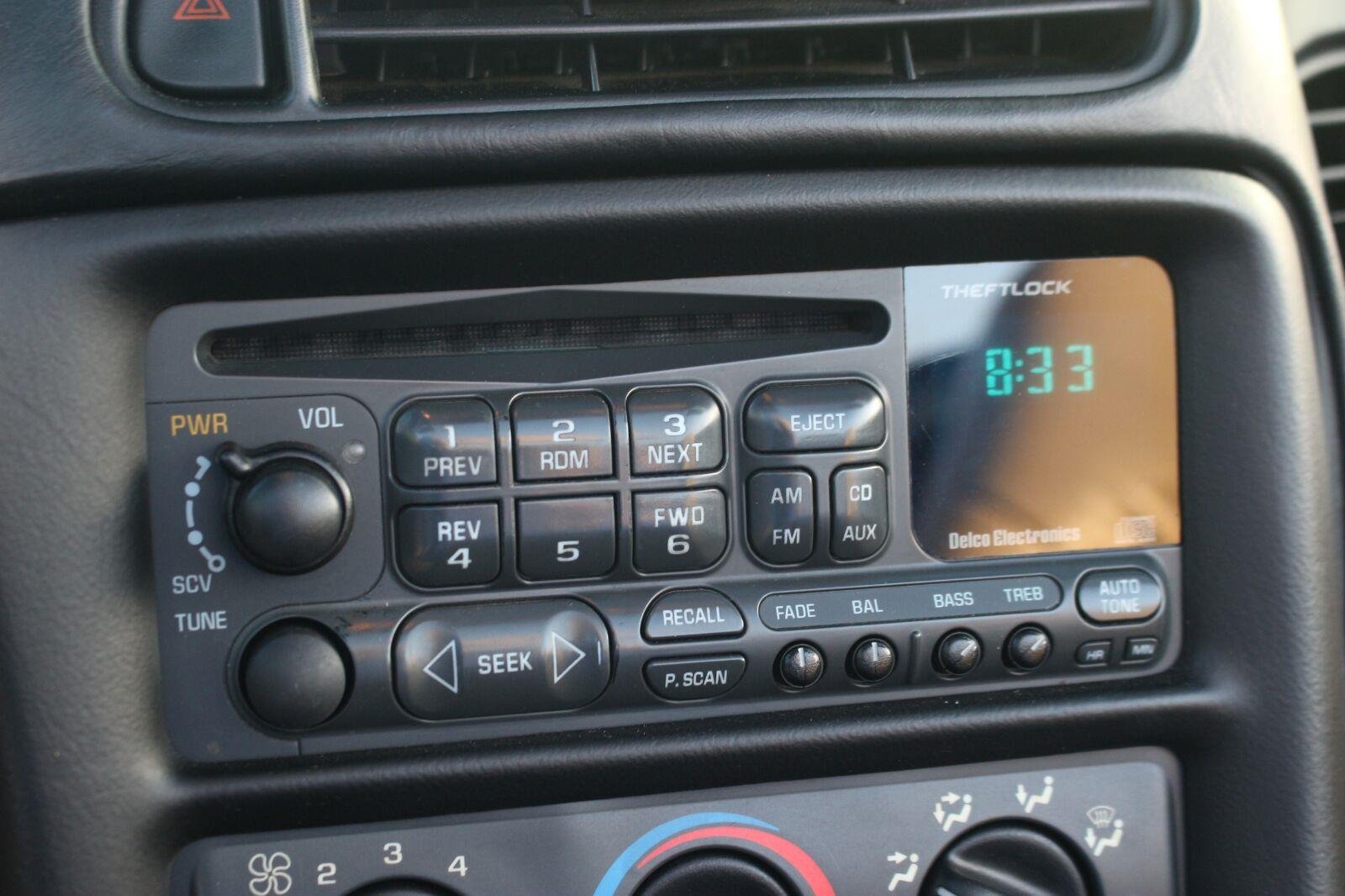 Used 2000 Bowling Green Metallic Chevrolet 2dr Convertible image 20