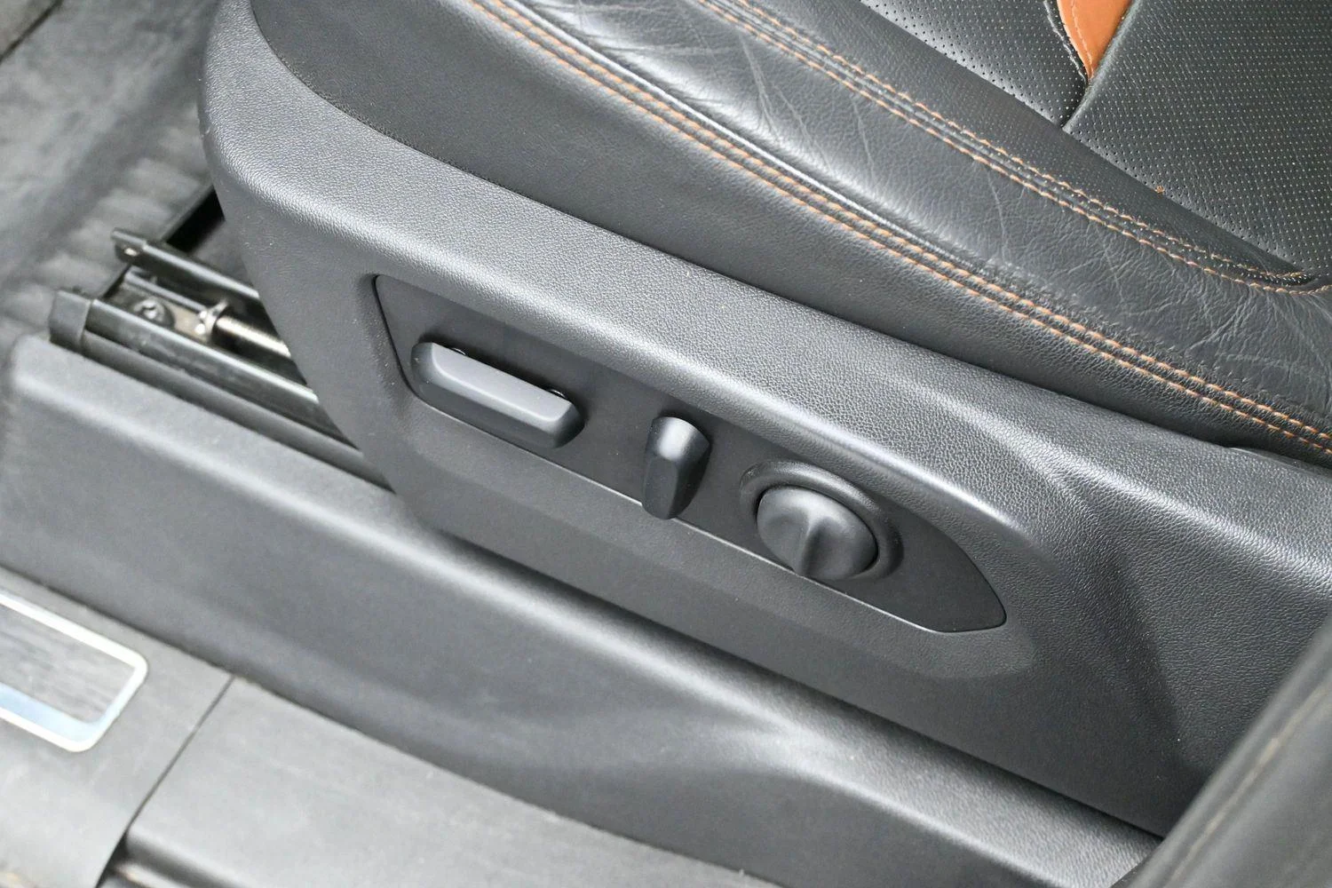 Used 2021 SUMMIT WHITE GMC AT4 image 14