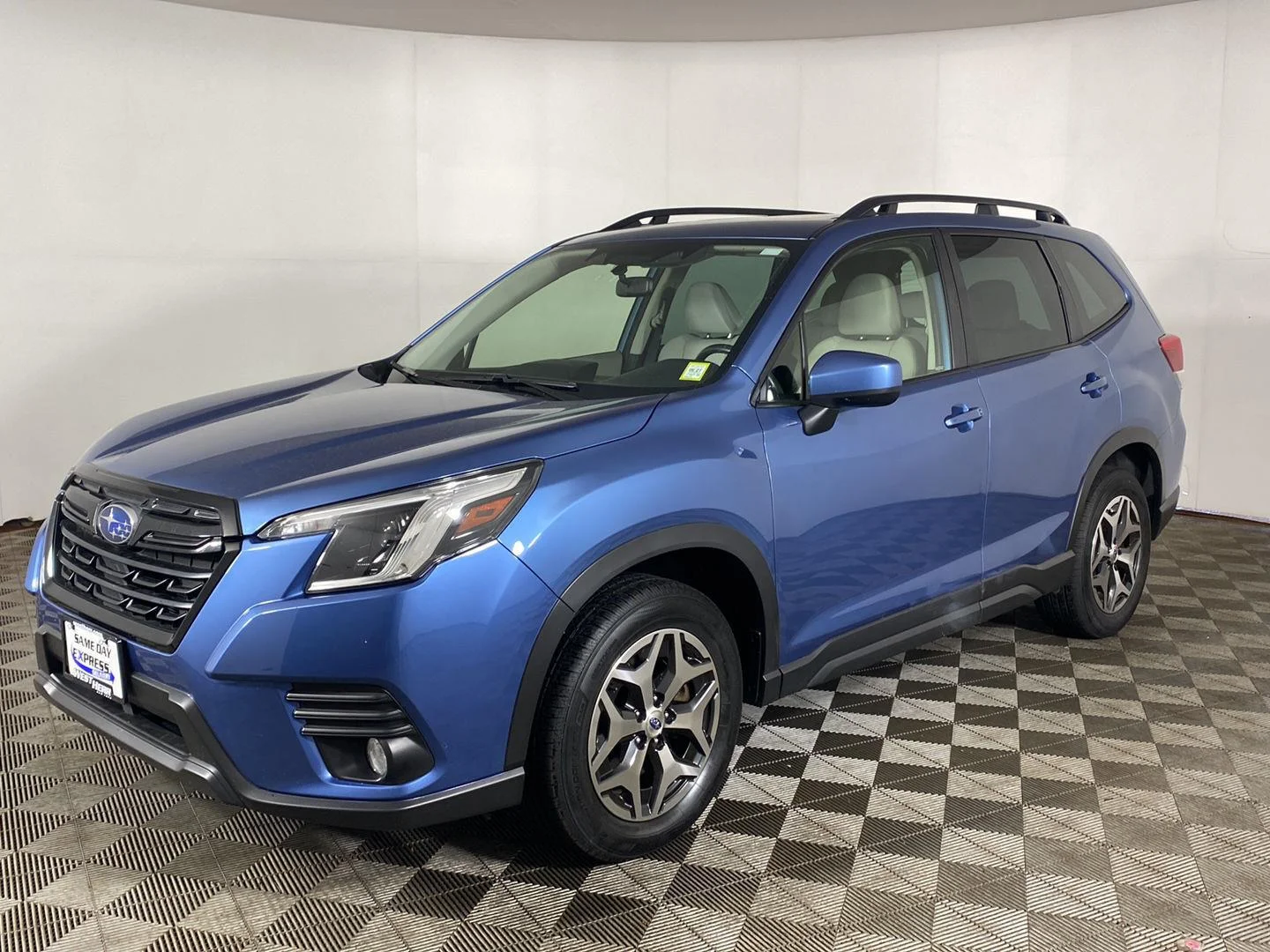 Used 2022 Horizon Blue Pearl Subaru Premium image 10