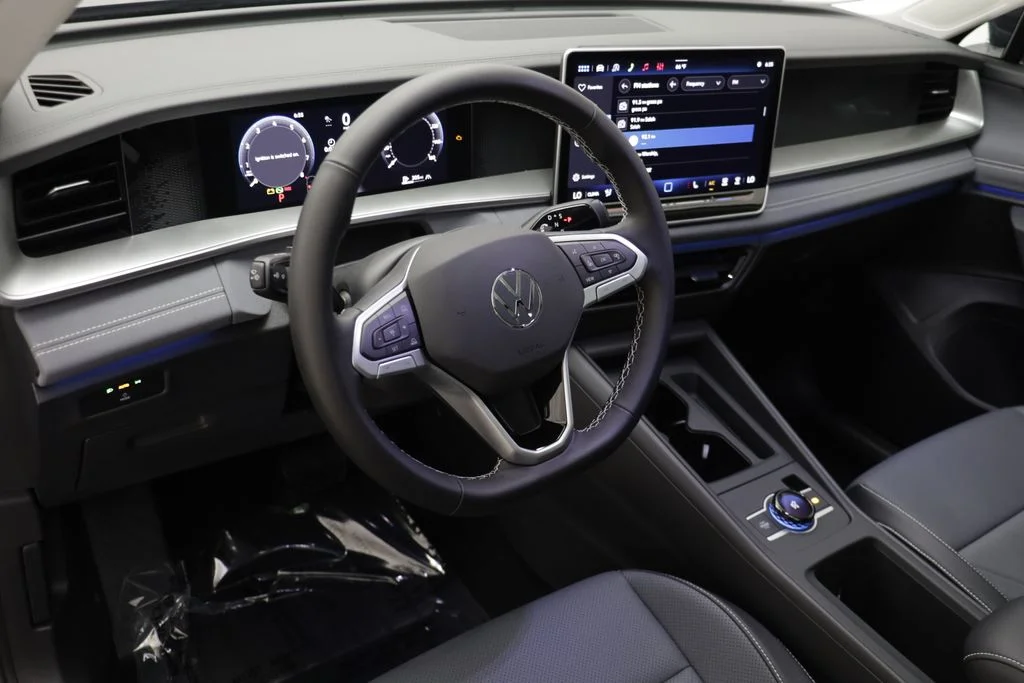 New 2026 Platinum Grey Volkswagen 2.0T SE image 7