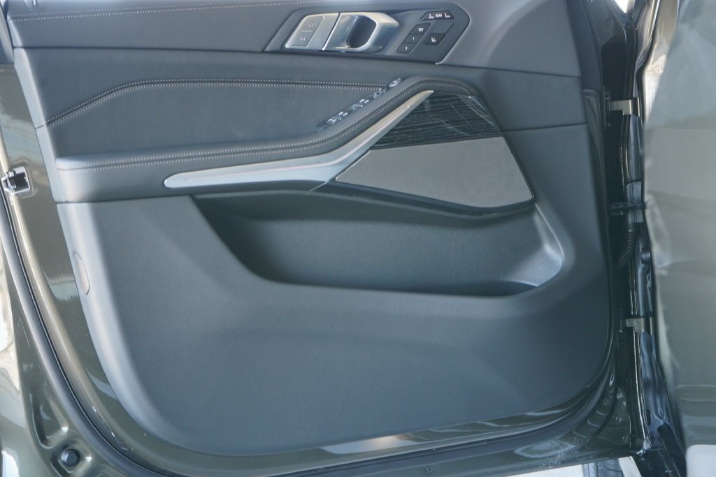 Used 2026 Manhattan Green Metallic BMW xDrive40i image 10