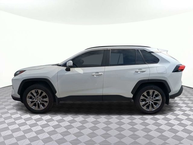 Used 2025 Beige Toyota XLE Premium image 6