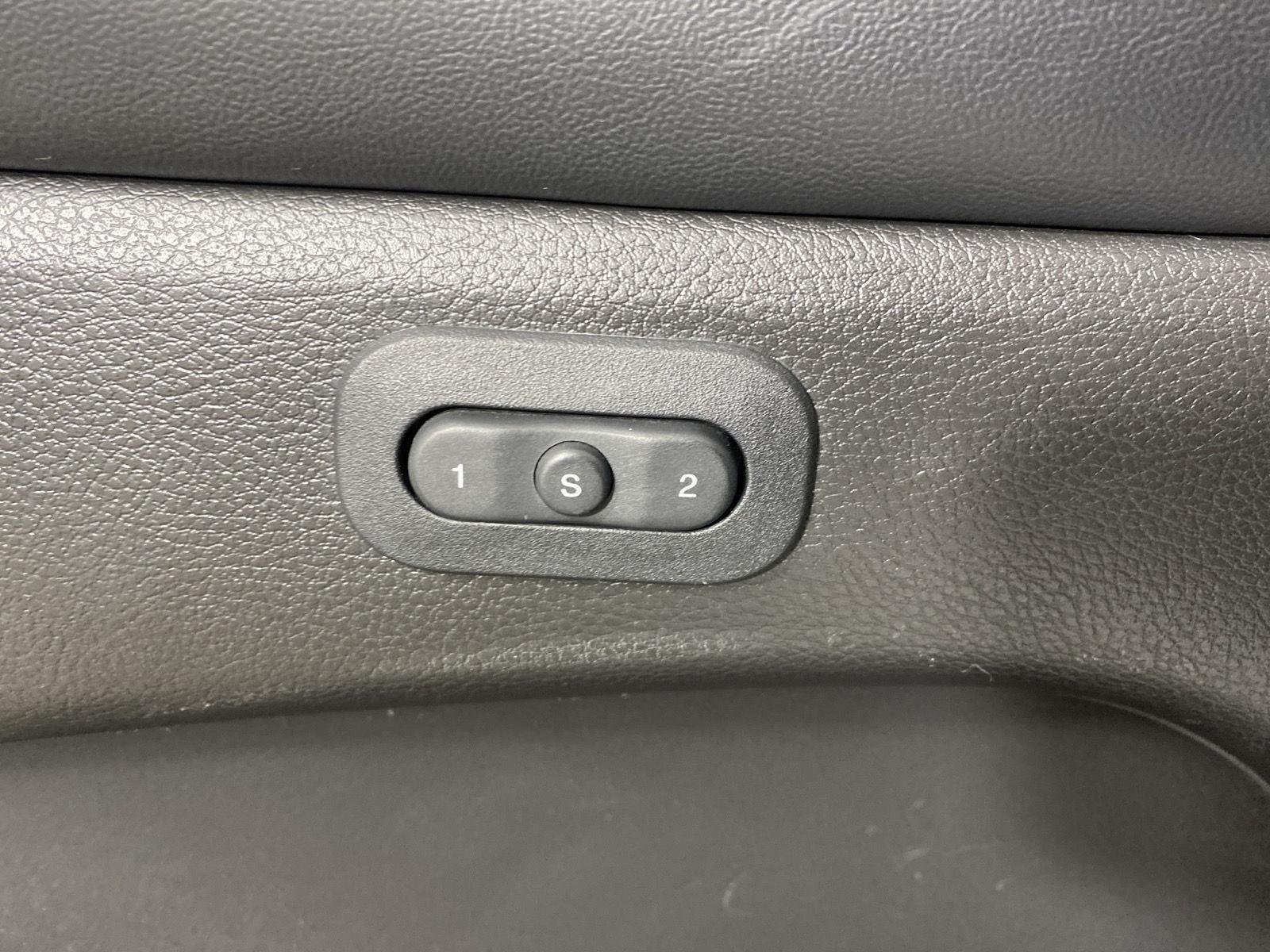 Used 2020 Bright White Clearcoat Jeep Limited X image 28