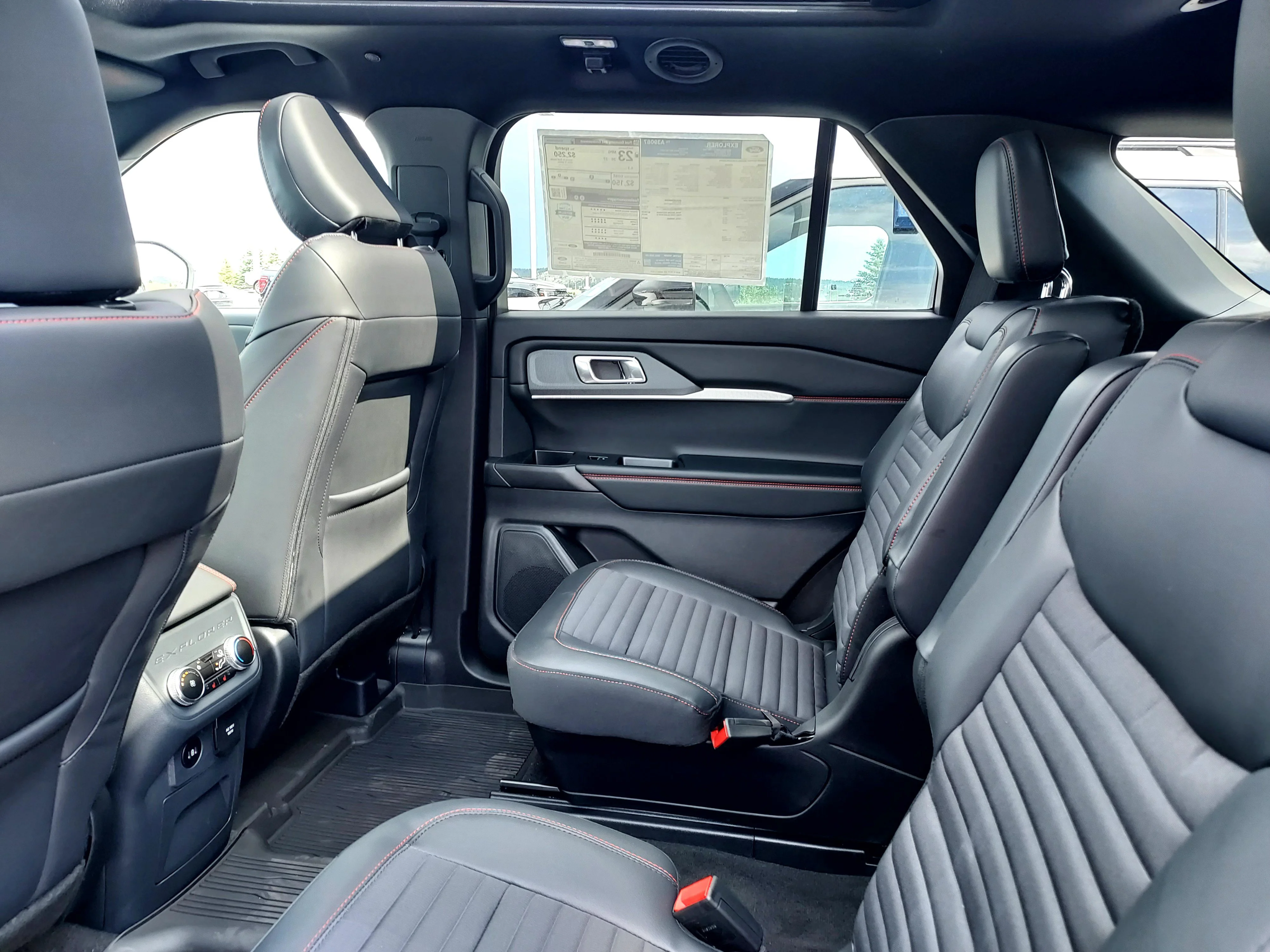 New 2026 Star White Metallic Tri-Coat Ford ST-Line image 14