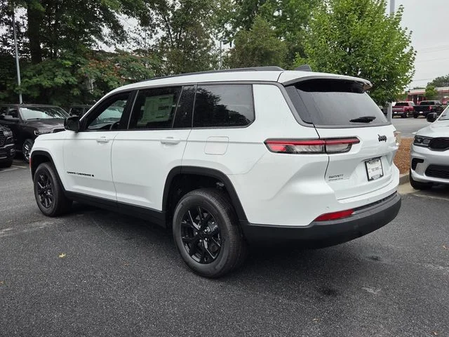 New 2026 Bright White Clear-Coat Exterior Paint Jeep Laredo image 6