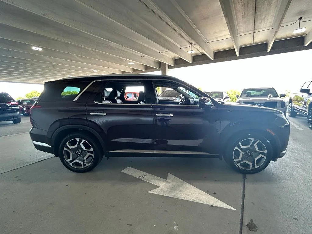 Used 2024 Sierra Burgundy Hyundai Limited image 6