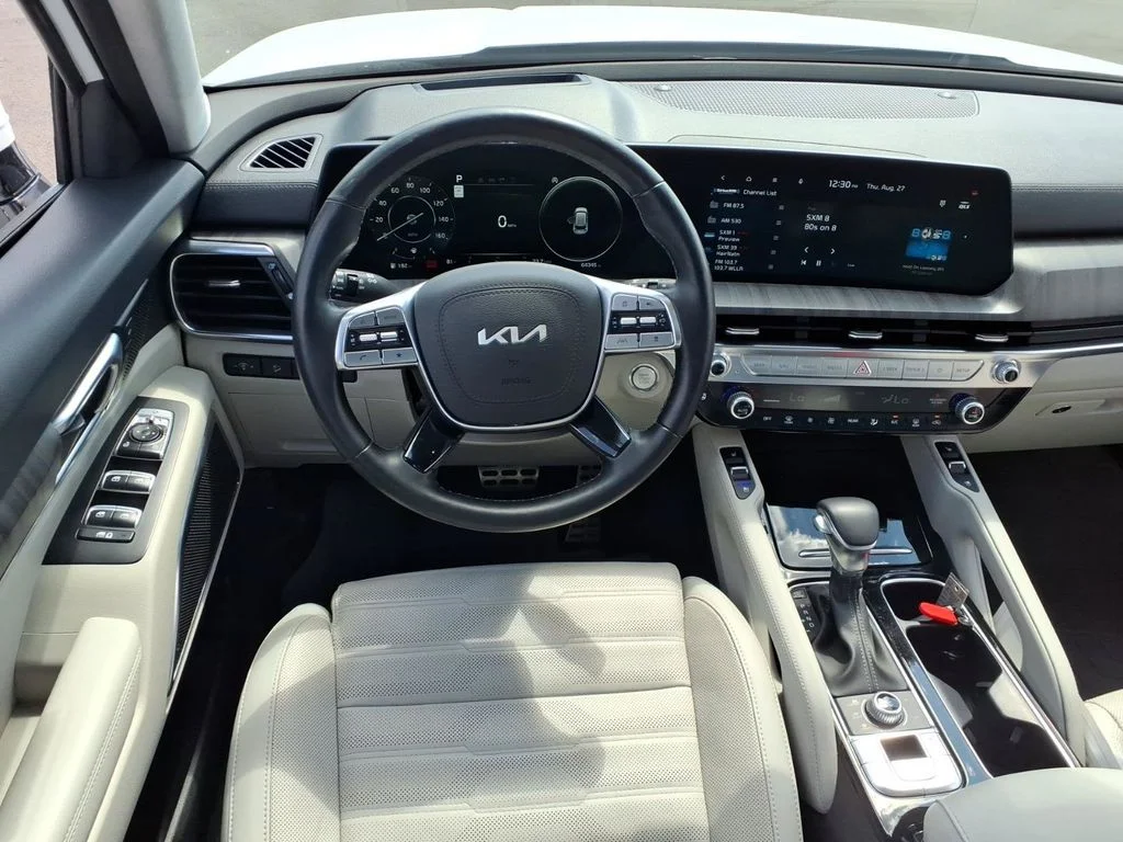 Used 2023 White Kia SX-Prestige image 15