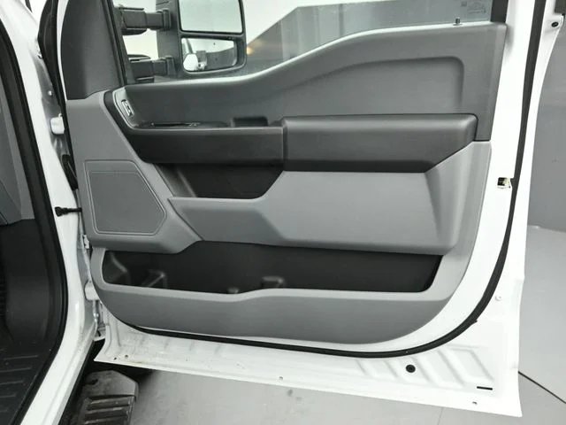 New 2026 Oxford White Ford XL image 21