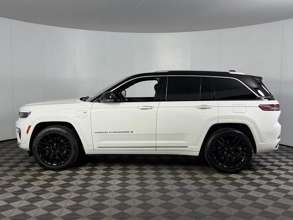 Certified Used 2023 White Jeep Summit 4xe image 11