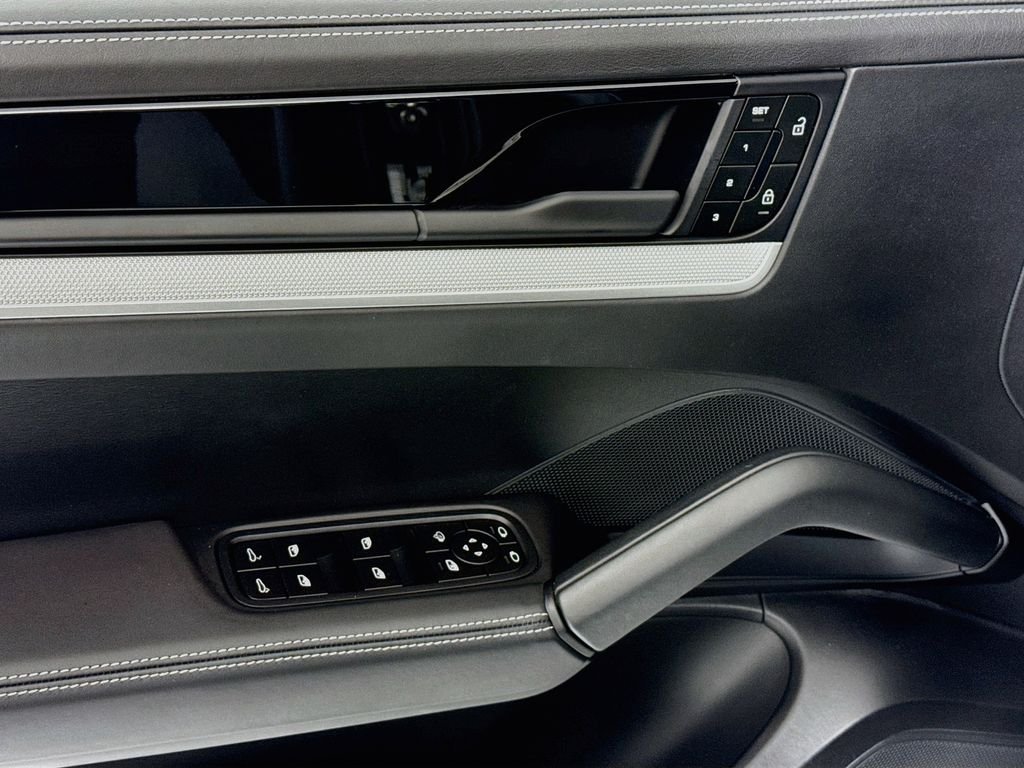 Used 2024  Porsche S image 23