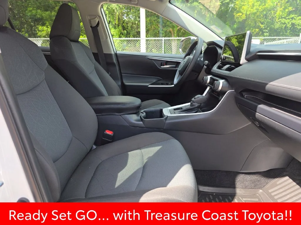 Used 2025 White Toyota XLE image 15