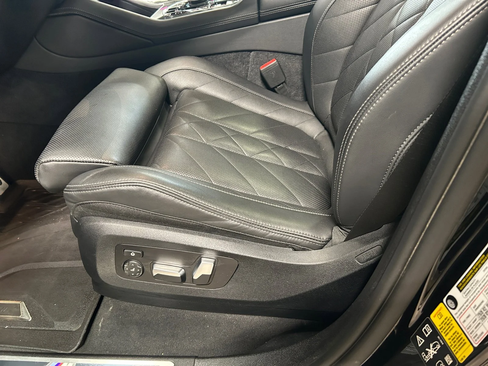 Used 2024 Black BMW xDrive40i image 15