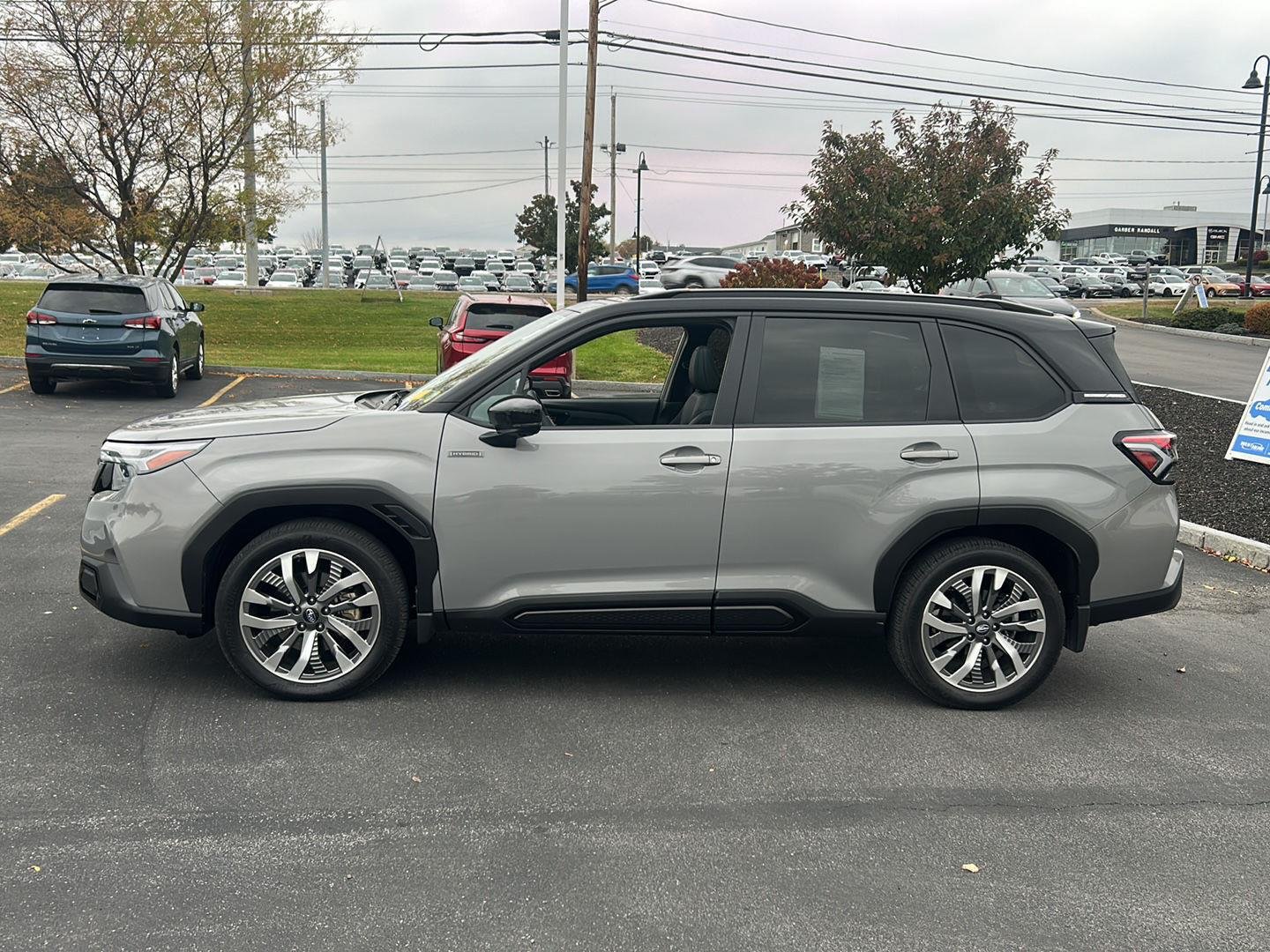 Used 2025  Subaru  image 4