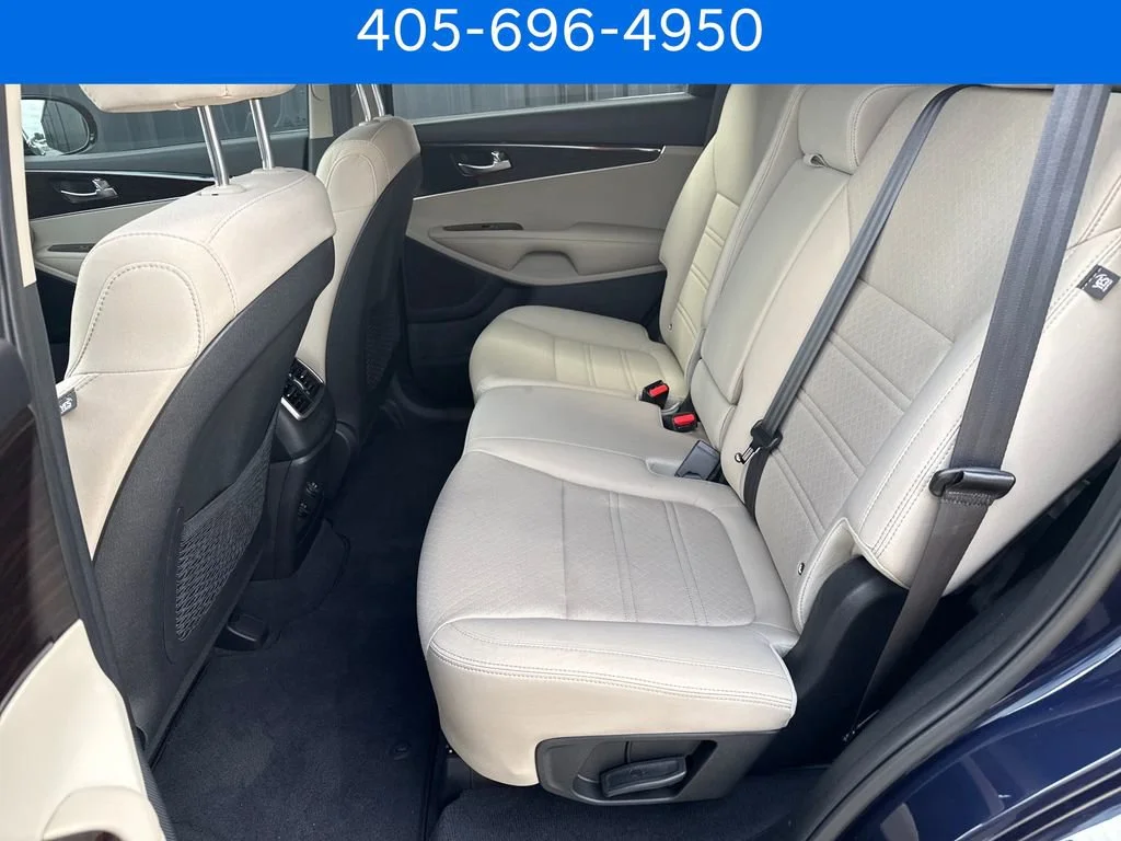 Pre-Owned 2020 Kia Sorento LX
