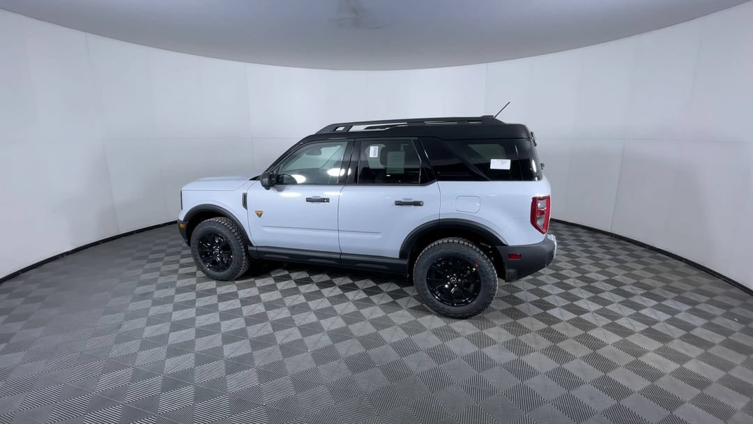 Used 2026 Space White Metallic Ford Badlands image 6