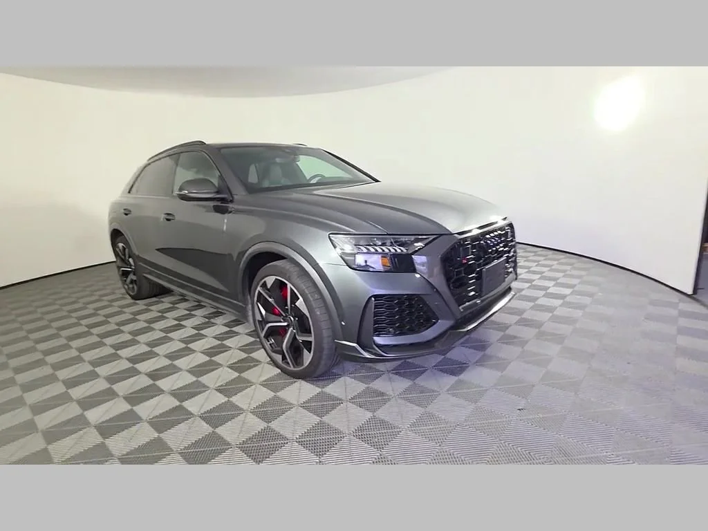Used 2024 Daytona Gray Pearl Effect Audi 4.0T image 52