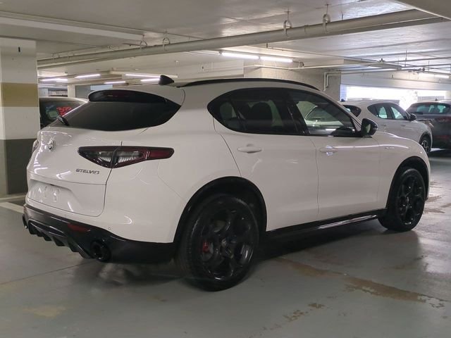 New 2026 Milano White Exterior Paint Alfa Romeo Veloce image 7