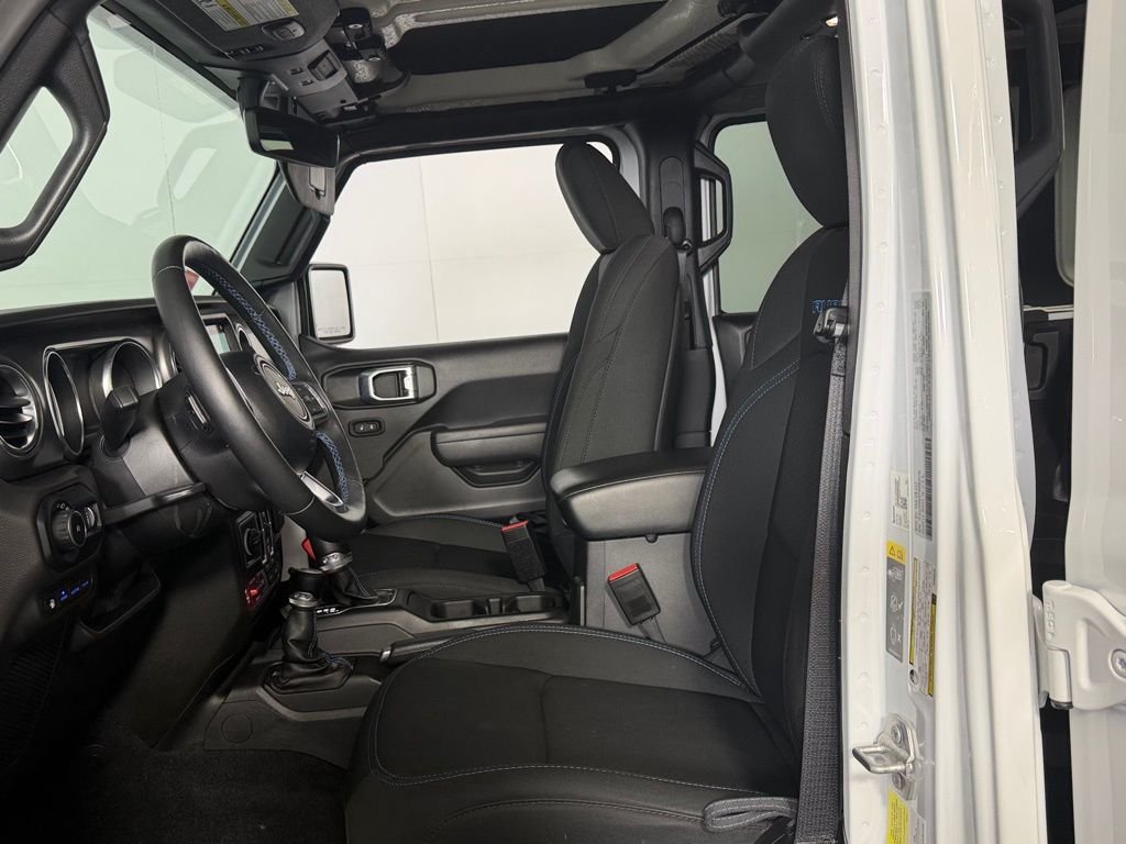 Used 2023 White Jeep Rubicon 4xe image 26