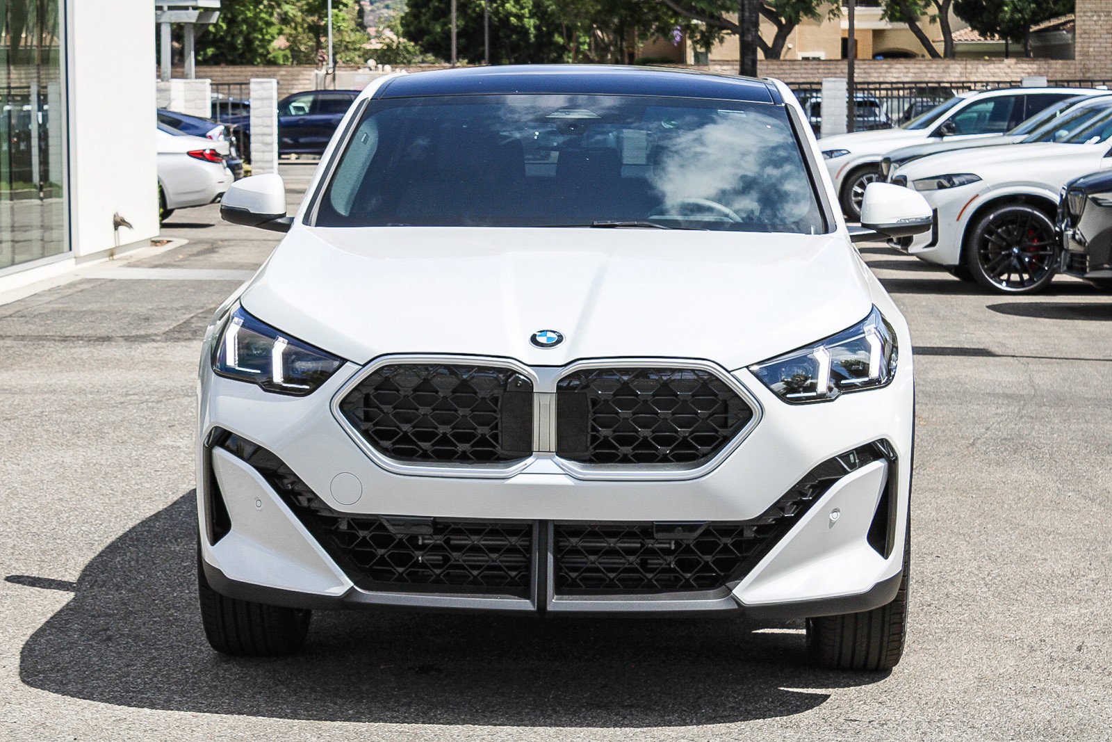 New 2026 Alpine White BMW xDrive28i image 2