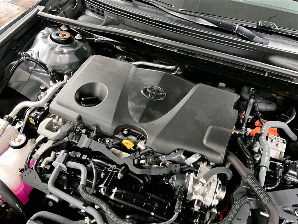 Used 2025  Toyota SE image 32
