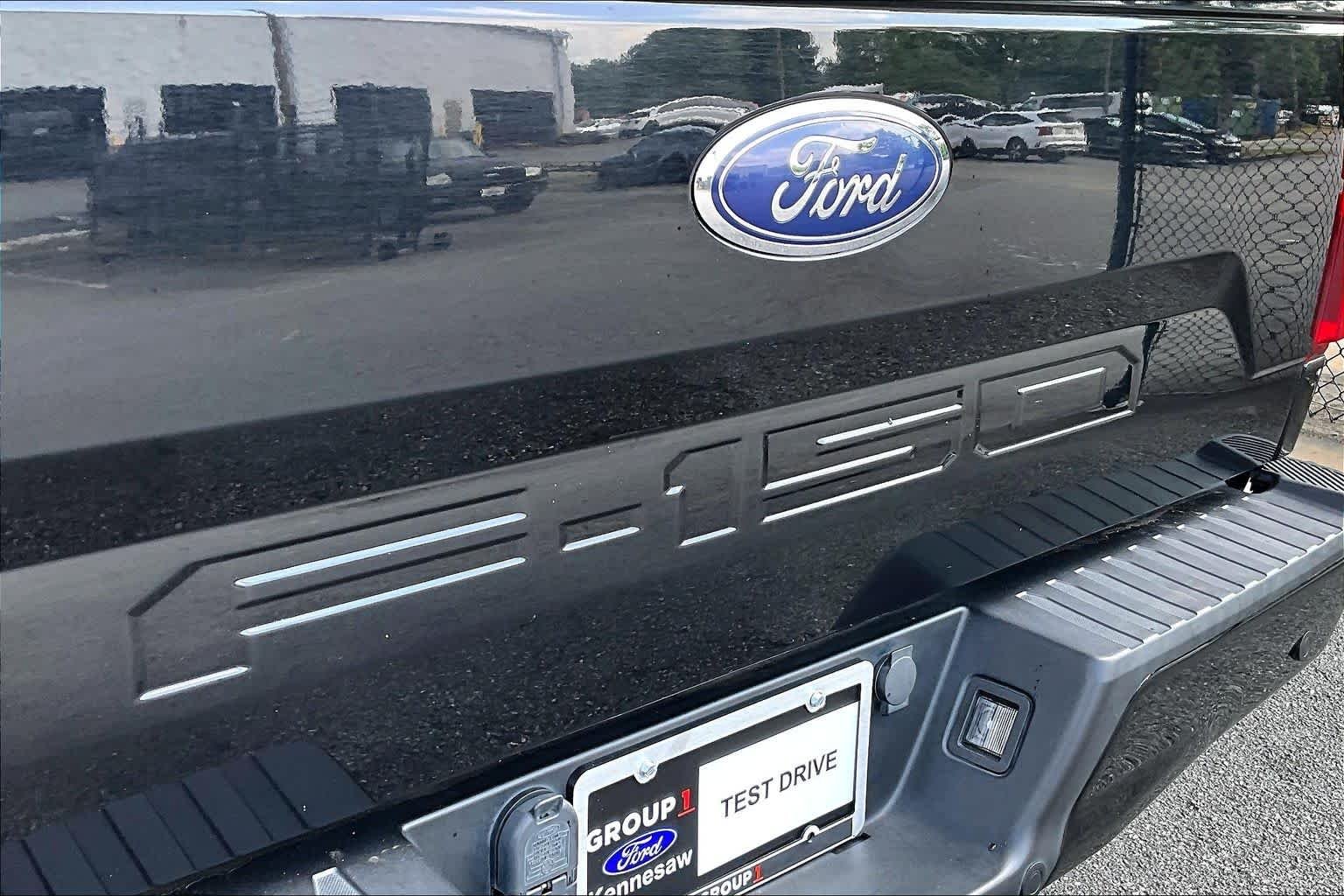 Used 2018 Shadow Black Ford LARIAT image 31