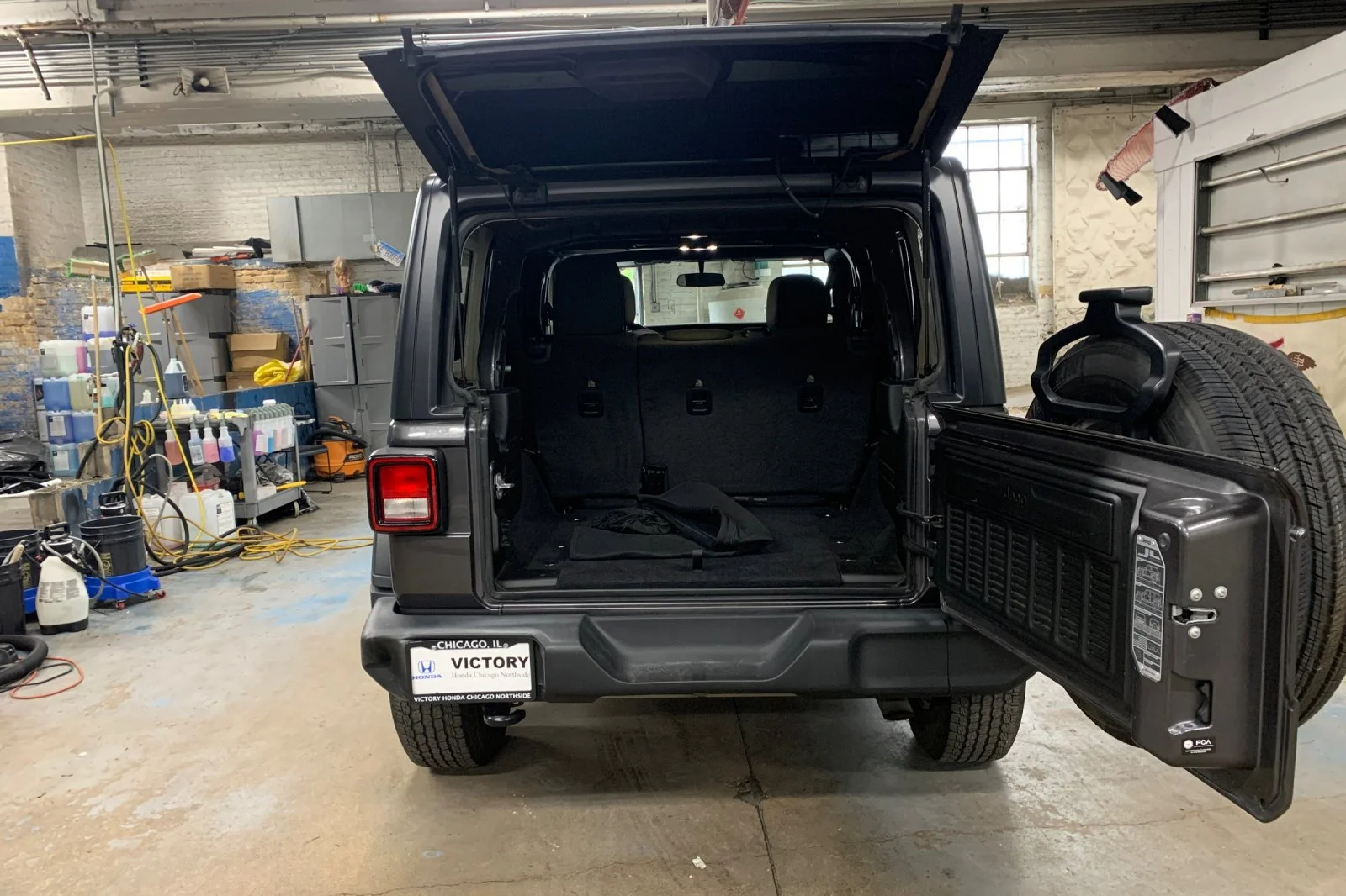 Used 2021 Crystal Metallic Jeep Unlimited Sport S image 17