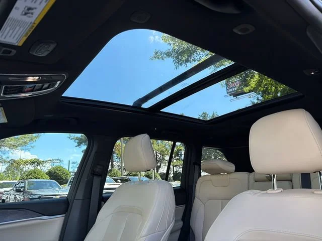 Used 2023 Black Jeep Limited 4x4 image 33