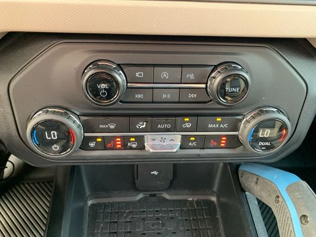 Used 2024 White Ford Wildtrak image 17