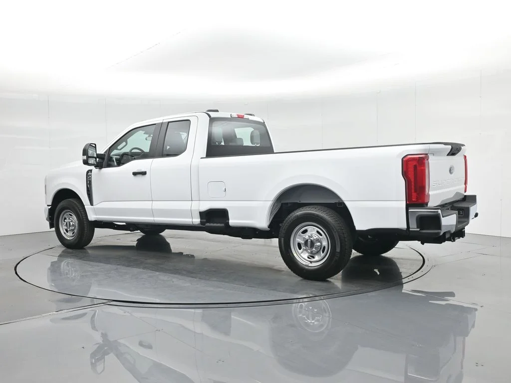 New 2026 Oxford White Ford XL image 6