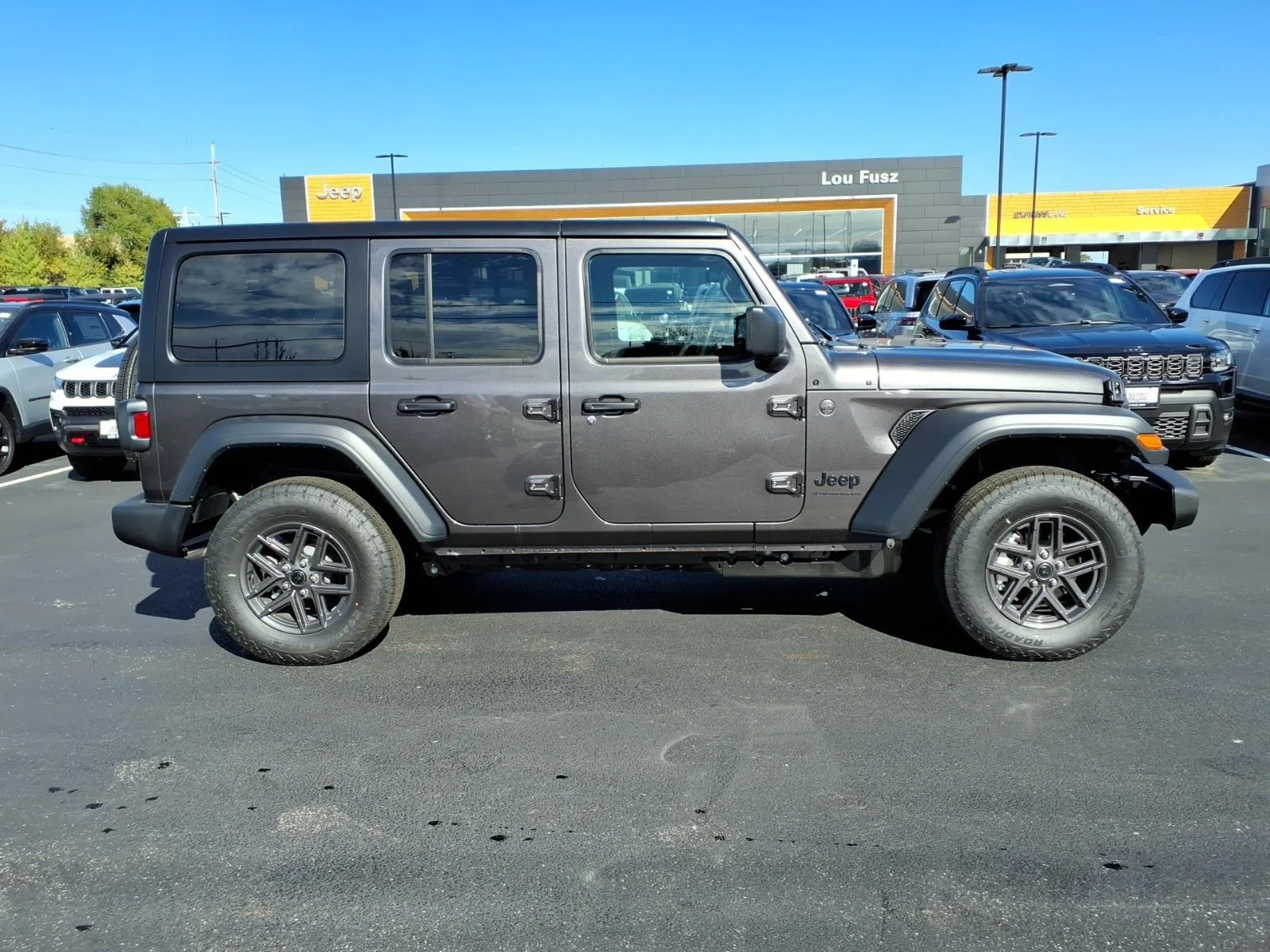 New 2027 Granite Crystal Metallic Clear-Coat Exterior Paint Jeep Sport image 17