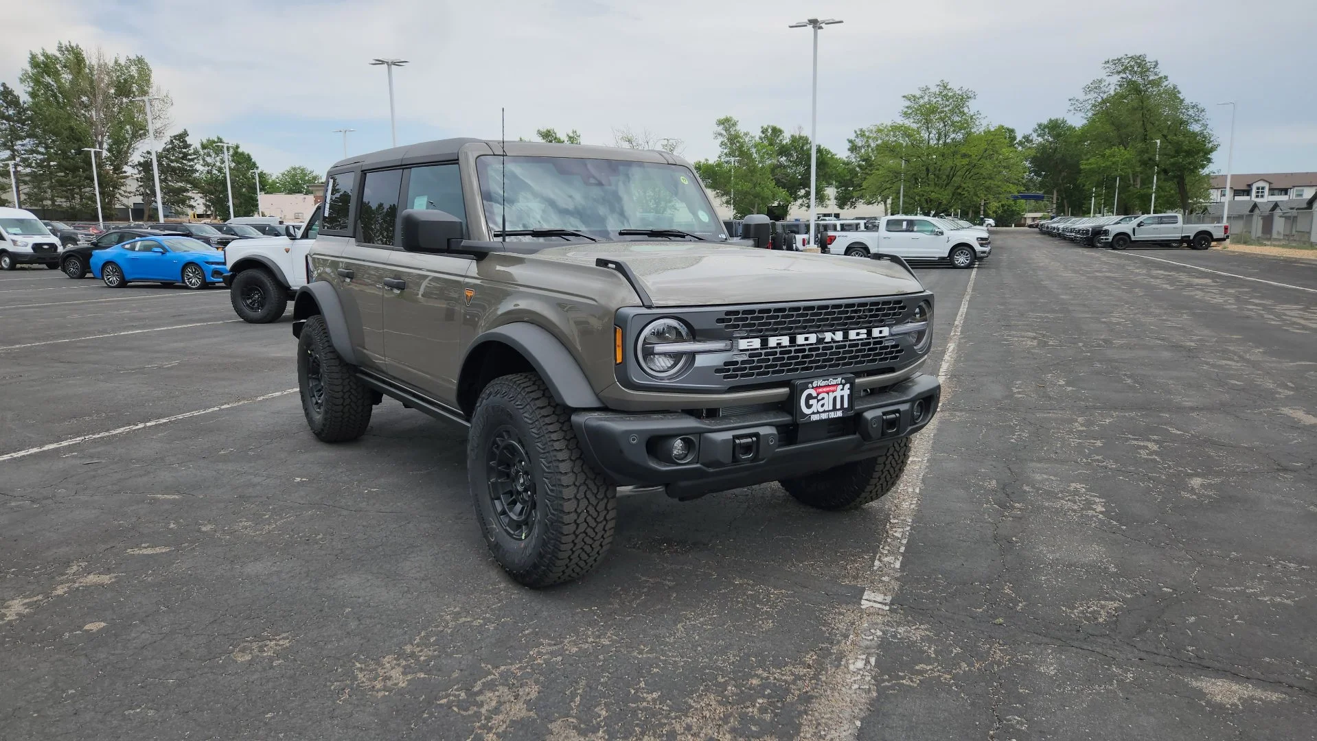 New 2026 Marsh Gray Ford Badlands image 20