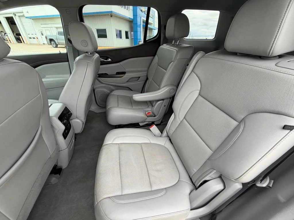 Used 2023 Black GMC SLT image 25