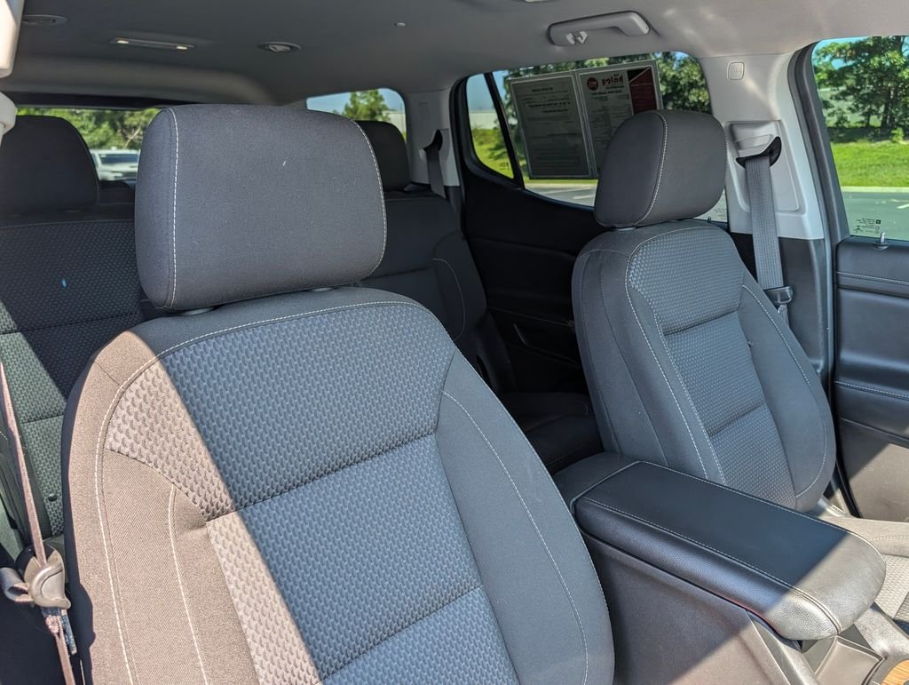 Used 2022 White GMC SLE image 14