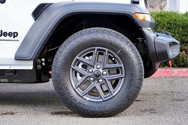 New 2026 Bright White Clear-Coat Exterior Paint Jeep Sport S image 8