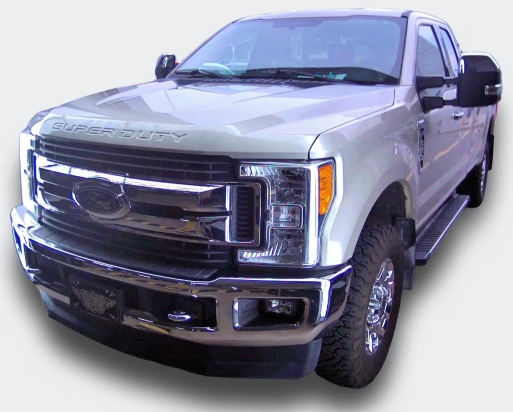 Used 2017 Gold Ford XLT image 2