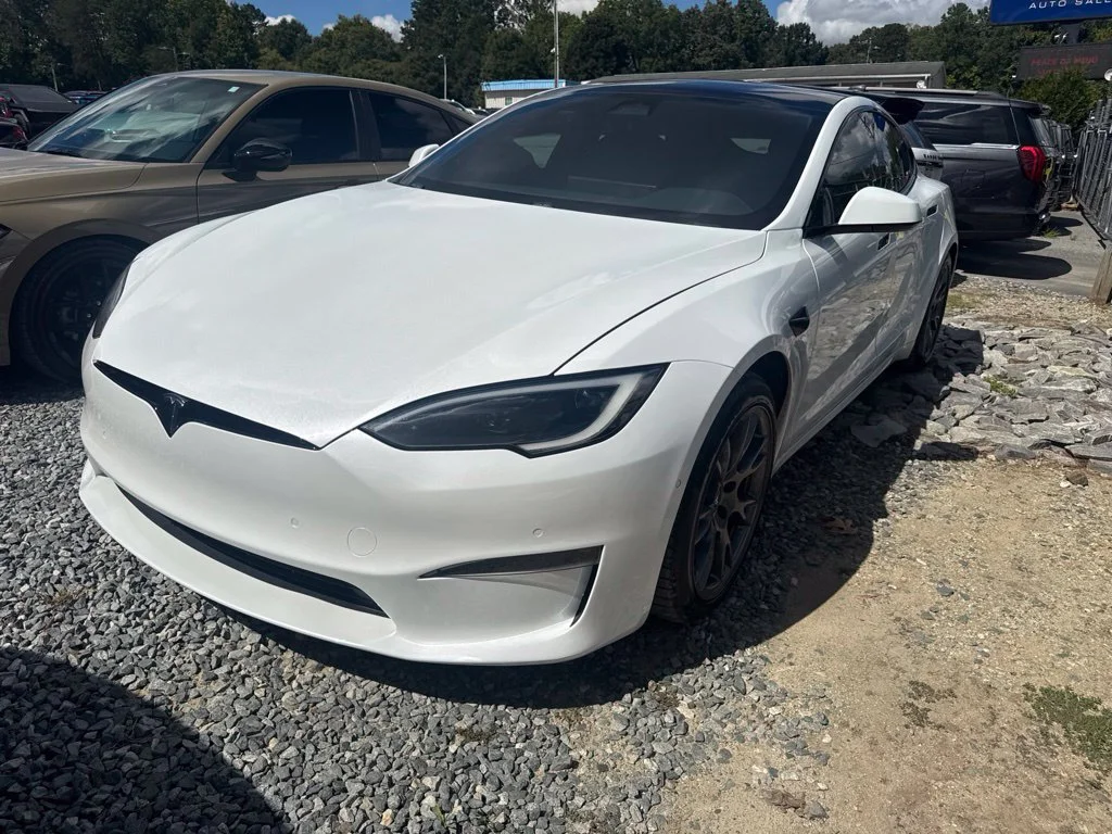 Used 2023 White Tesla Base image 1