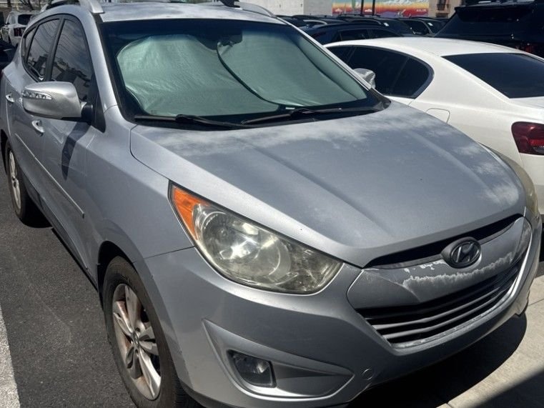 Used 2013 Silver Hyundai GLS image 2