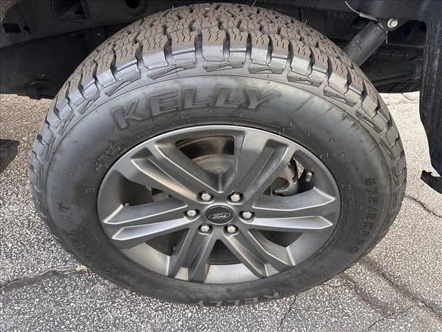 Used 2023 Black Ford Lariat image 39
