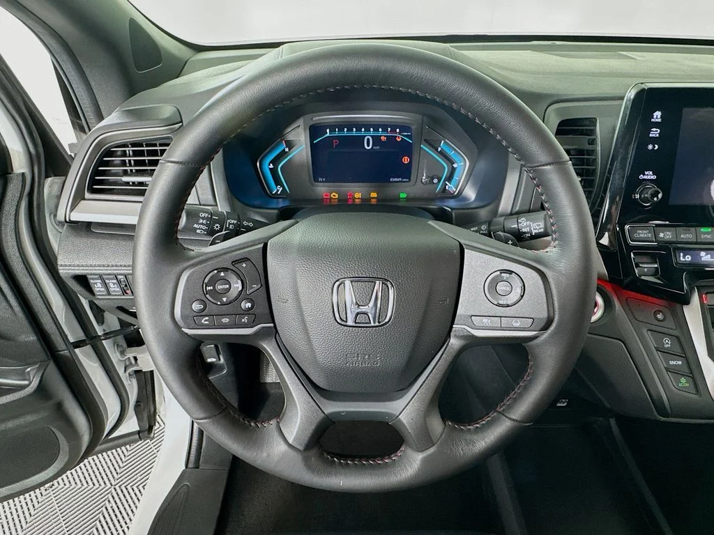 Used 2024  Honda Sport image 13