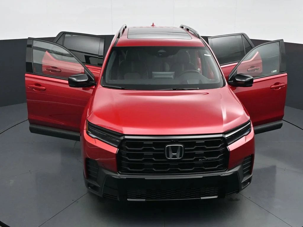 New 2026 Radiant Red Metallic II Honda Black Edition image 31
