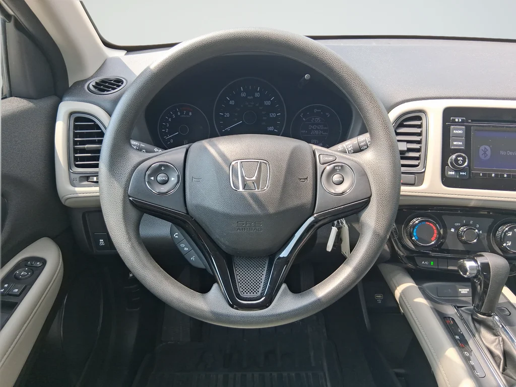 Used 2022 White Honda LX image 38