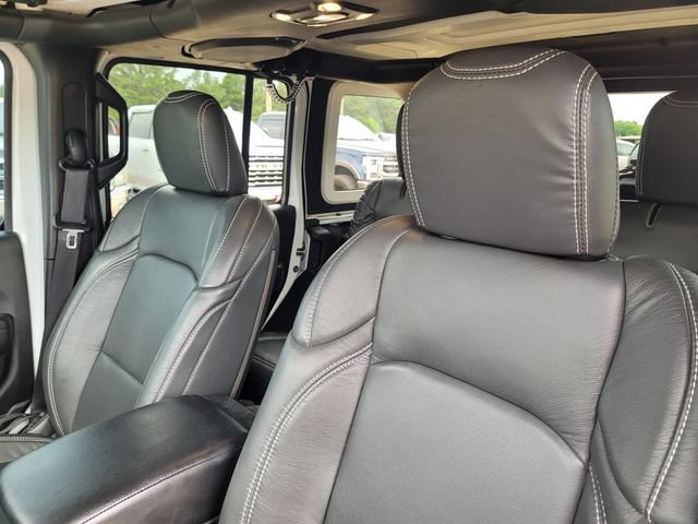 Used 2023 White Jeep Sport Altitude image 32