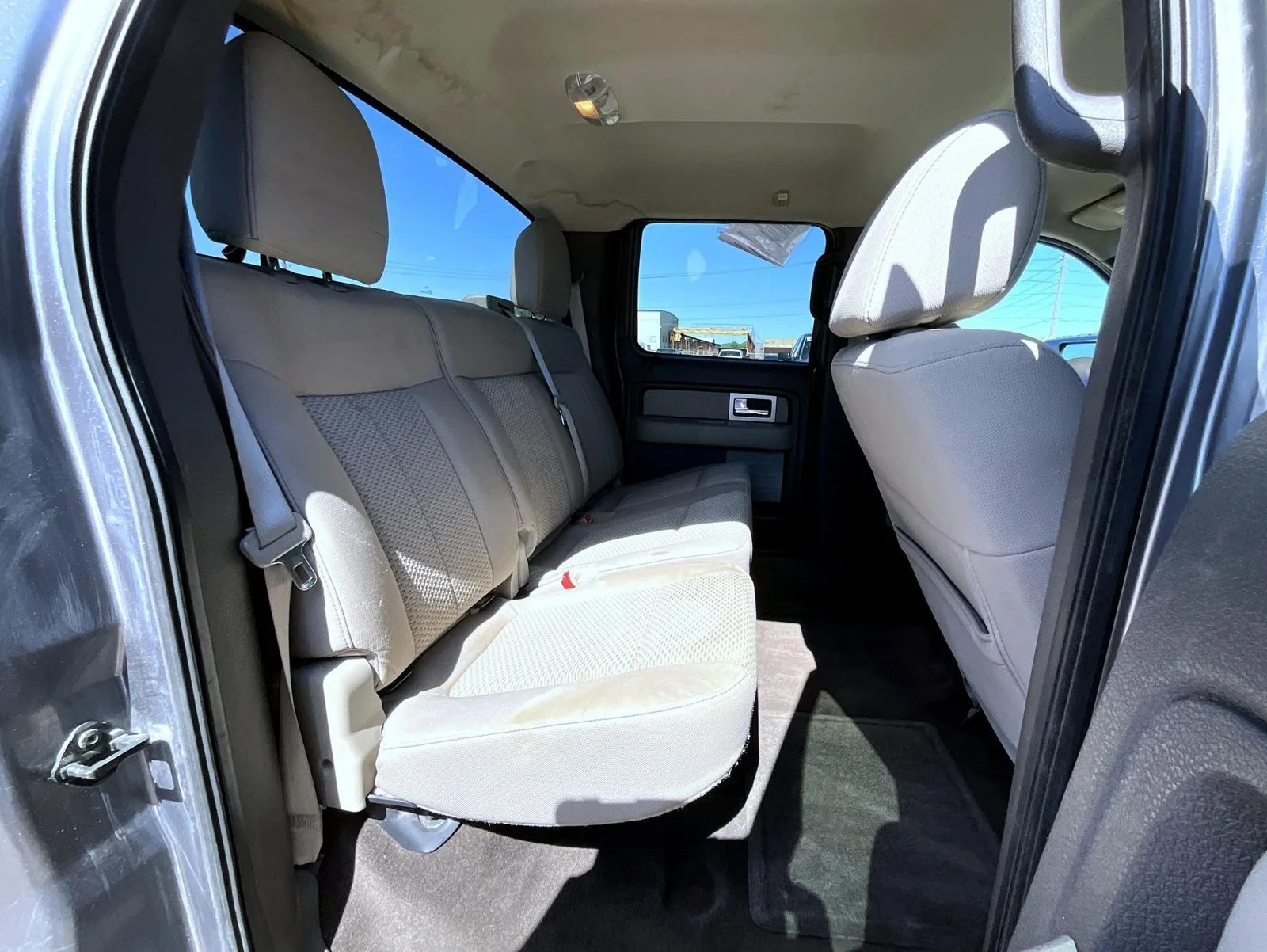 Used 2010 Gray Ford XL image 19